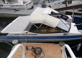 Wellcraft 196 flooring